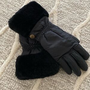 UGG Gloves Size Small